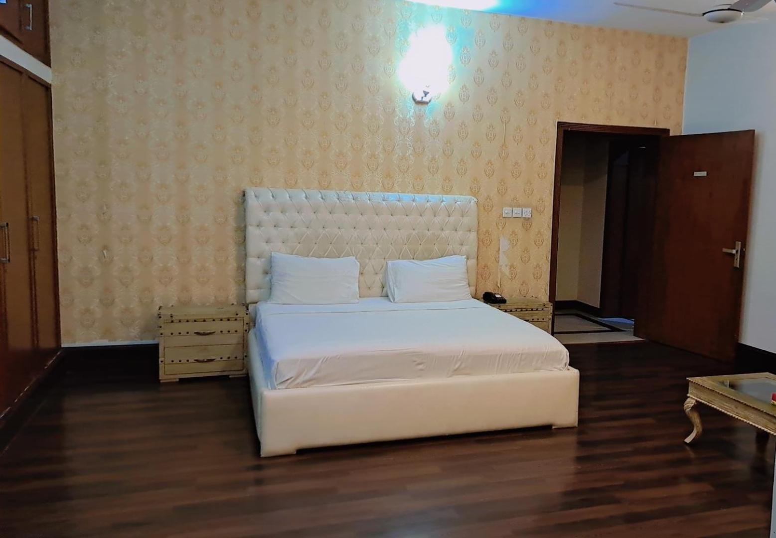 Royal Grace Guest House Islamabad Exterior photo