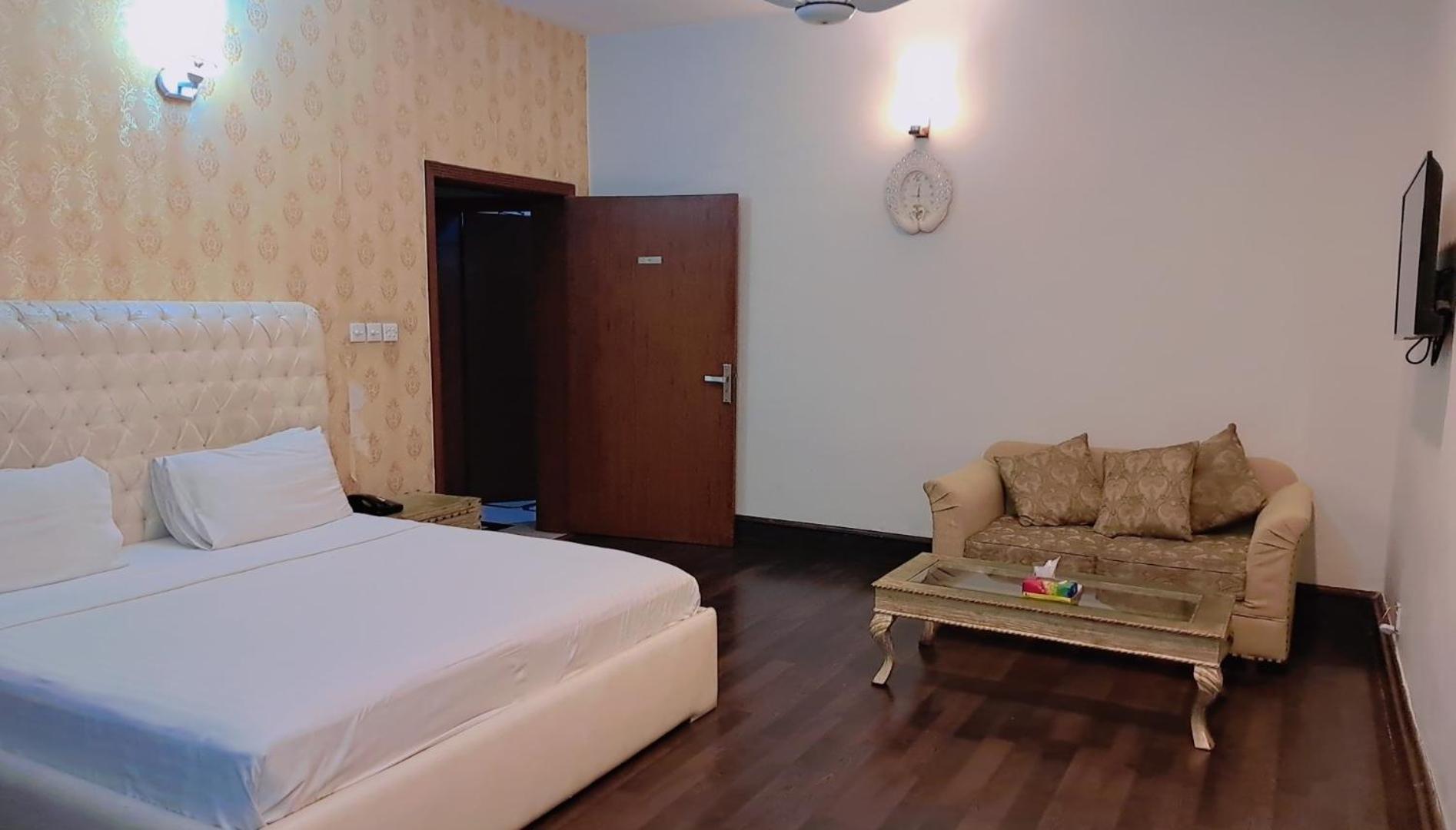 Royal Grace Guest House Islamabad Exterior photo