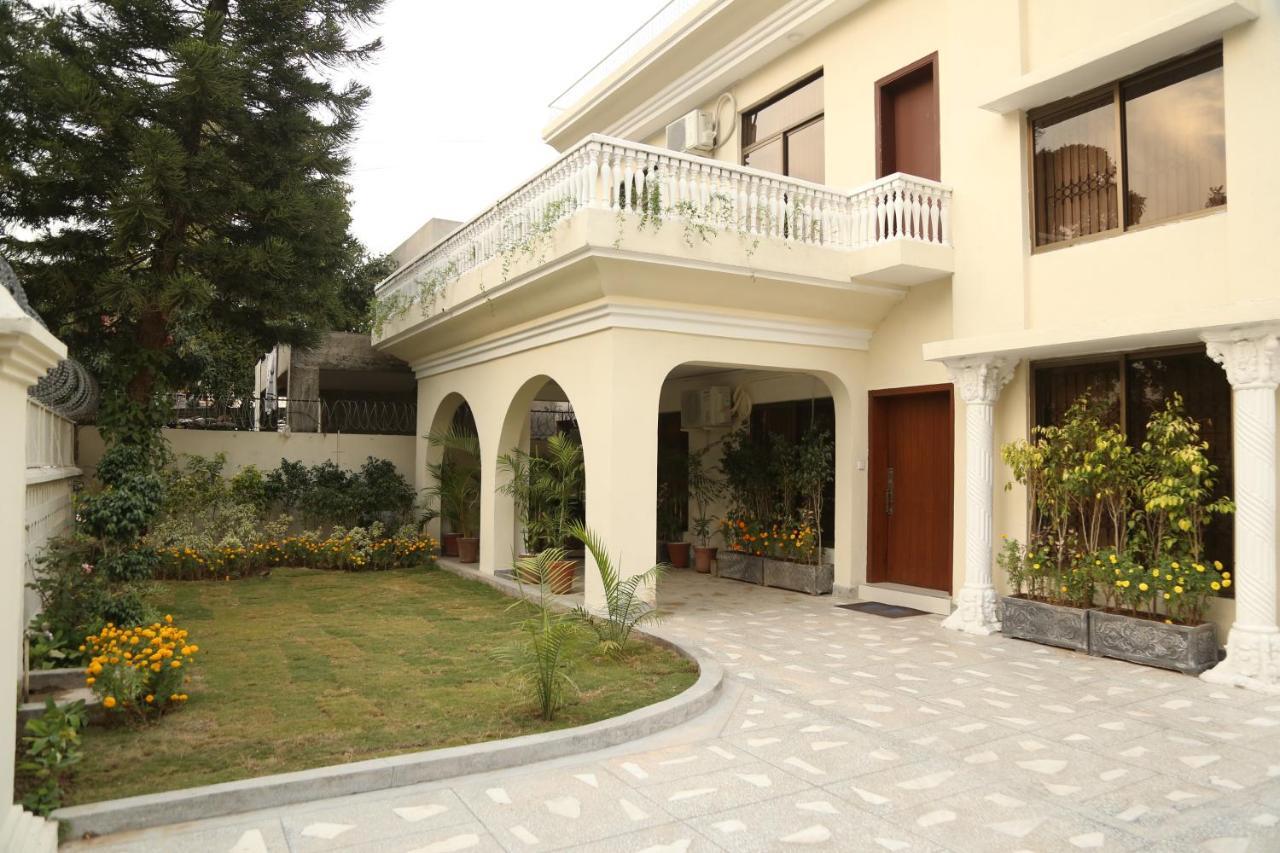 Royal Grace Guest House Islamabad Exterior photo